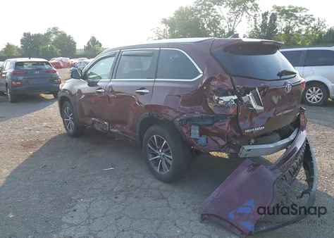 2018 Toyota Highlander Xle из США, поврежденный, VIN 5TDJZRFH4JS816767